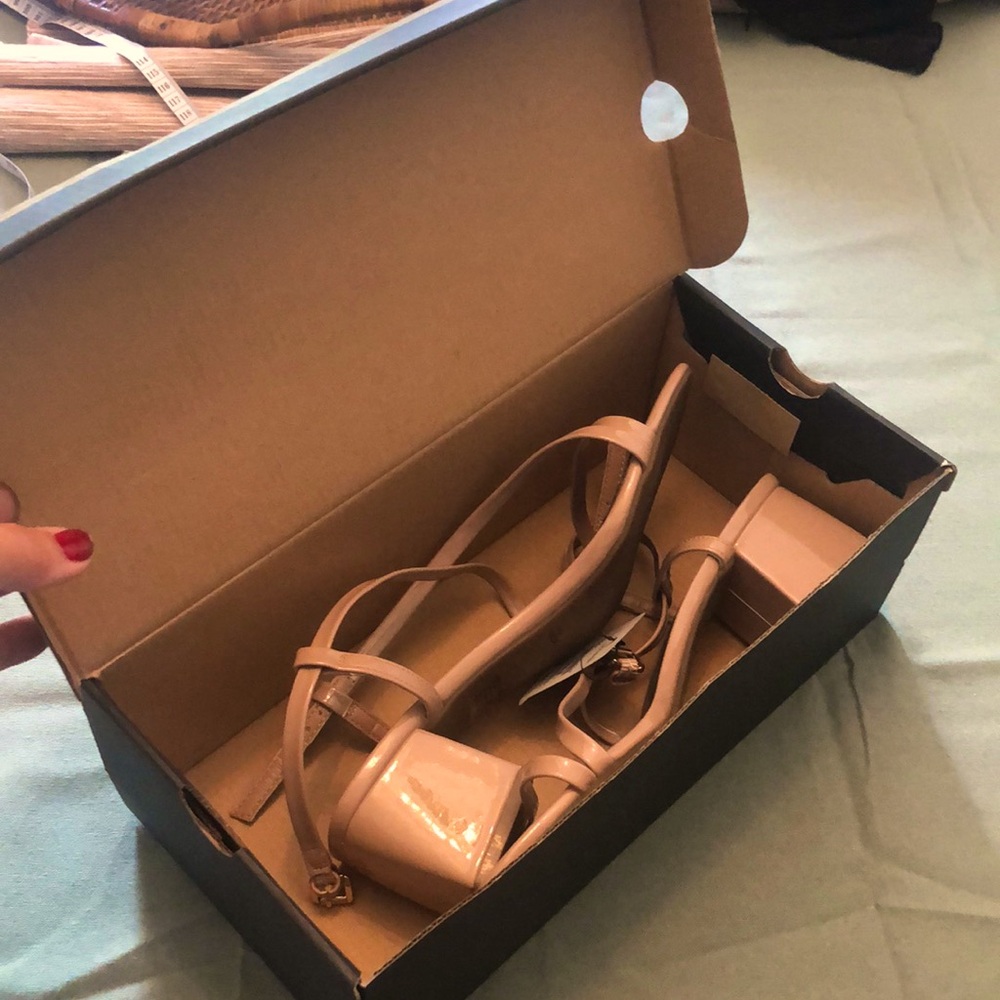 NWT Worthington heeled sandals size 9 nude